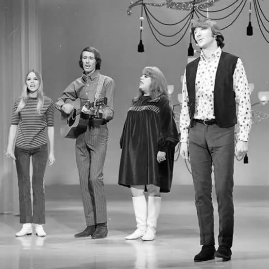 Vier stemmen, één tijdperk: Het verhaal van The Mamas & The Papas